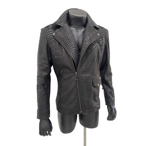 Người Đàn Ông Cao Cấp Của Màu Đen <span class=keywords><strong>Python</strong></span> Da Nổi Áo Khoác V Cổ Da Rắn Chính Hãng Với Mô Hình Động Vật Mùa Đông OEM/ODM Cung Cấp Mới Biker - Product Image 2