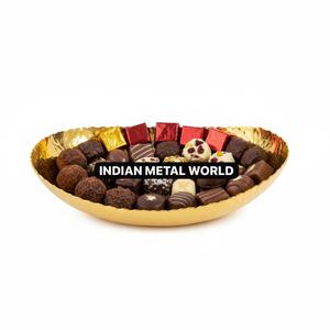 Bol à chocolat en métal doré martelé de luxe, élégant plat à bonbons festif avec calligraphie arabe à prix raisonnable - Product Image 4