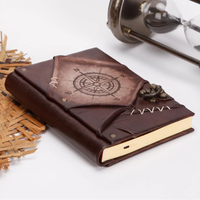 Carnet de notes en cuir gaufré boussole fait à la main brun couverture rigide carnet de croquis avec design cousu pour l'écriture et le dessin