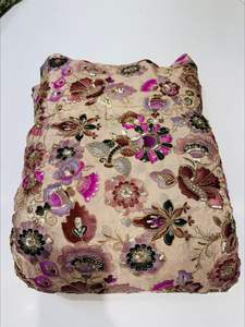 Tissu de soie crêpe pure imprimé avec travail pour robes de mariée tissu de soie de fournisseur indien doux travail manuel soie - Product Image 3