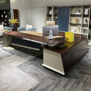 Bureau de direction en panneaux de bois brun, table de bureau modulaire moderne avec armoire de rangement, poste de travail pour dirigeant, mobilier de direction - Product Image 2