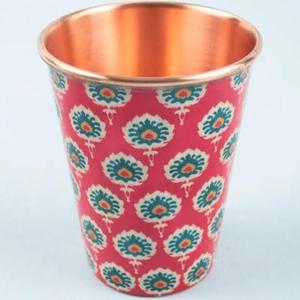 Verre en cuivre traditionnel avec aspect poli imprimé pour le verre à boire quotidien Facile à laver et à transporter n'importe où pour l'exportation en vrac - Product Image 3