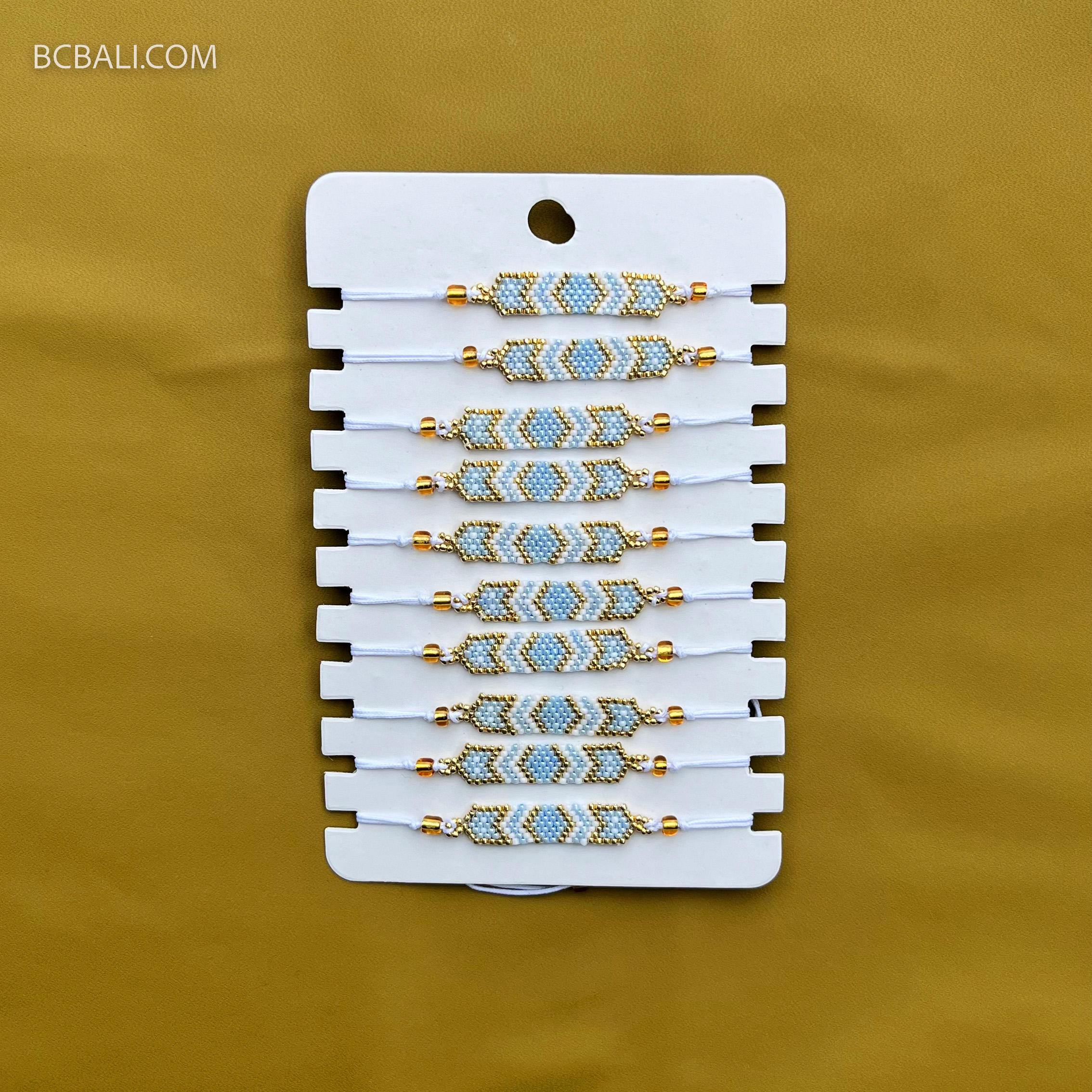 สีฟ้าอ่อน