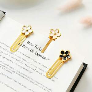 Marcapáginas de Latón de Estilo Antiguo con Diseños en Relieve Detallados, Perfecto para Amantes de la Literatura, Estudiantes, Maestros y para Regalos - Product Image 1