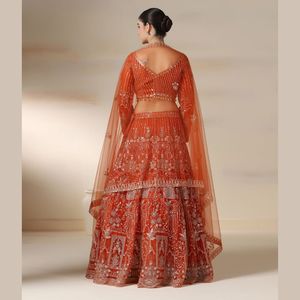 Cao Cấp Thiết Kế Gỉ Lehenga Trong <span class=keywords><strong>Net</strong></span> Với Nặng Sequins Nhịp Đập Thủ Công Zari Làm Việc & Phong Cách Thêu Cung Cấp Từ Ấn Độ Số Lượng Lớn - Product Image 3