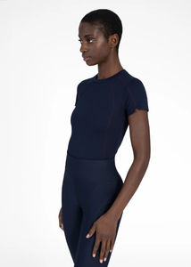 Camiseta de equitación de capa base 2026 para mujer, ligera, de manga corta, transpirable, de tejido elástico, atlética, servicio OEM - Product Image 2