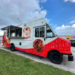 Compre un Remolque de Cocina Móvil Moderno Personalizado, Totalmente Equipado, Listo para Exportar, Oportunidad de Camión de Comida de Moda - Product Image 1