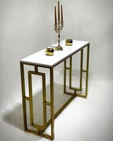 Table console d'entrée dorée, cadre en métal et dessus en marbre, table de foyer moderne pour hôtels, salon et couloir