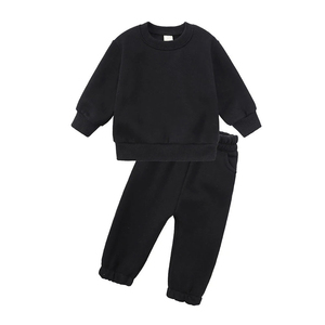 Ensemble de survêtements deux pièces élégants et confortables pour enfants, vêtements de sport décontractés pour garçons et filles, fabriqués au Pakistan-comprend un pantalon - Product Image 4