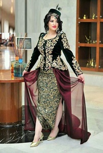 2024 Collection de mariage Zari-broderie veste noire cristal verre perles pierre Dabka travail fait soie lin Karakou Lehenga Choli - Product Image 2