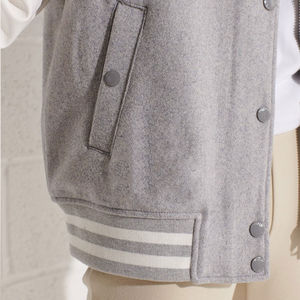 Chaqueta universitaria de poliéster/algodón de alta calidad para mujer, cuello levantado, letras de béisbol bordadas, Parte delantera personalizada, servicio OEM - Product Image 5