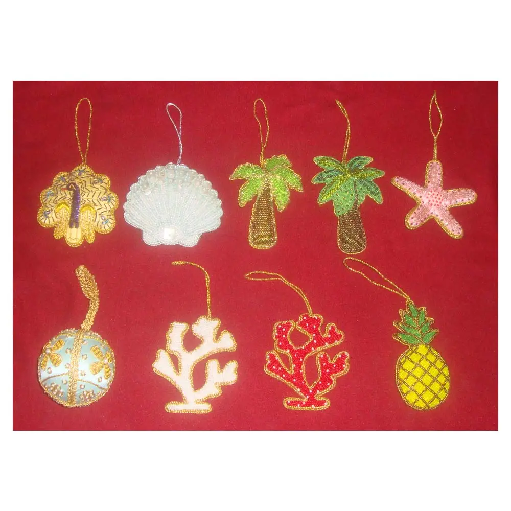 Nuovi ornamenti di forma multipla fatti a mano per appendere all'albero di natale con perline e lavori di ricamo Zari per la decorazione natalizia