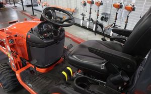 Tractor de cadenas Kubota de 20 HP con tracción en las cuatro ruedas - Product Image 4