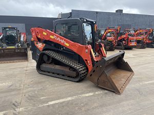 Chargeurs sur pneus diesel Kubota SVL 95-2 d'occasion avec faible consommation de carburant et garantie d'un an à vendre - Product Image 2