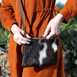 Bolsos de mano de piel de vaca con logotipo impreso personalizado de alta calidad, bolsos de mano de piel de vaca de diseño personalizado al por mayor - Product Image 5