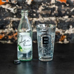 Bouteille aromatisée à l'eau pétillante BIO 33cl Ose Bergamote Romarin Herbacée Floral Rafraîchissant Boissons saines Eau Petillante - Product Image 4