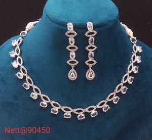 Superbe ensemble de bijoux en diamants américains rayonnants pour femmes | Collier et boucles d'oreilles élégants, rehausse parfaitement toute tenue sophistiquée - Product Image 5