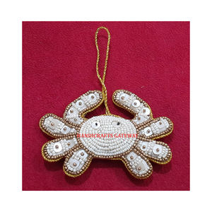 Luxueux et dernier fait à la main de haute qualité Zari perlé couleur blanche forme d'araignée arbre de noël ornement suspendu pour les décorations - Product Image 1