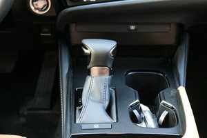 LEXUS ES-SERIES-350 2025 NEUF 0KM 300-399HP 5 CYLINDRES 5 PLACES TRANSMISSION AUTOMATIQUE - Product Image 4