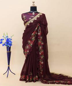 ค้นหาคอลเลกชันผ้าสารีสําหรับโอกาสต่างๆ ของเราที่มีรูปทรงยาวถึงพื้นเพื่อรูปลักษณ์ที่สง่างามและสง่างาม - Product Image 1