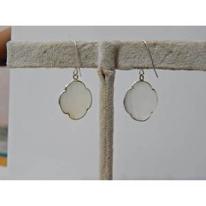 ต่างหูแฟชั่นสีเงินสเตอร์ลิง925พร้อมพลอยสีขาวมูนสโตนสำหรับ E0438-GS นางแบบ - Product Image 3