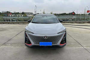 Berline compacte automatique à essence, modèles 2024 disponibles, options d'occasion, véhicule utilitaire urbain élégant, moteur turbo, sièges en cuir - Product Image 3