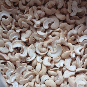Fournisseur de confiance au Vietnam, noix de cajou cassées Kaju, noix de cajou SANTIGO, WS LP SP, noix et noyaux en vrac à bas prix - Product Image 1