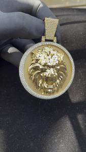 Offre spéciale Collier pendentif hip-hop serti de diamants en moissanite VVS avec pendentif lion rugissant en argent 925 plaqué or - Product Image 3