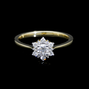 แหวนเพชรธรรมชาติสีทอง14K ที่สวยงามและมีหินตรงกลางทรงกลมล้อมรอบด้วยการออกแบบเป็นกระจุกรัศมีดอกไม้เป็นประกาย - Product Image 1