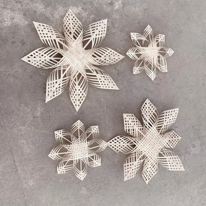 Ornements suspendus en bambou naturel de noël pour décoration d'arbre, flocons de neige tissés à la main - Product Image 5