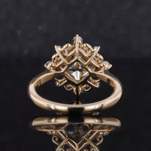 Anillo de compromiso vintage con moissanita gris corte princesa, oro amarillo de 10k/14k, plata, diseño floral en racimo, al por mayor - Product Image 4