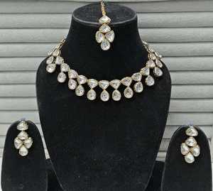 Pierre Kundan unique faite à la main avec collier en laiton perlé pour tenue de fête ethnique pour les fiançailles de mariage et l'anniversaire - Product Image 2