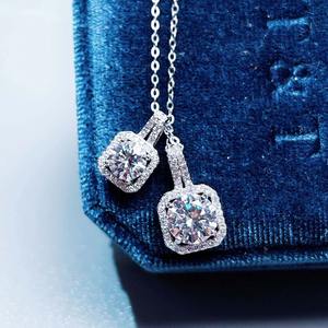 Pendentif en diamant de Moissanite de forme ronde blanche pendentif en argent sterling 925 cadeau pour elle bijoux personnalisés et bijoux Hip Hop - Product Image 2