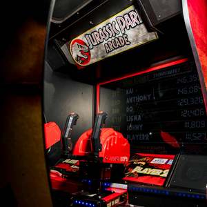 Jeu de course Jurassic Park par Raw Thrills, machine d'arcade 55 HD - Product Image 2