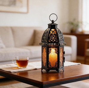 Lanterne marocaine en métal noir avec découpes complexes, lumière de bougie chaleureuse, accent confortable pour le salon, décoration festive pour le Ramadan - Product Image 1