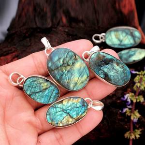 จี้ห้อยคอหินโมราโมราอัญมณีธรรมชาติทำด้วยมือชุบเงินเยอรมันพร้อมจี้เสน่ห์อัญมณีหลวม - Product Image 1