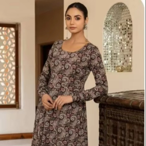Venta al por mayor de algodón ropa regular estilo Anarkali colección Kurtis cómodo uso diario túnicas étnicas para mujeres OEM ODM disponible - Product Image 1