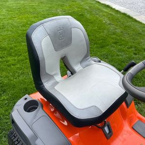 Cortadora de césped Husqvarna ts142 a gasolina/petróleo, económica y fácil de manejar. - Product Image 6