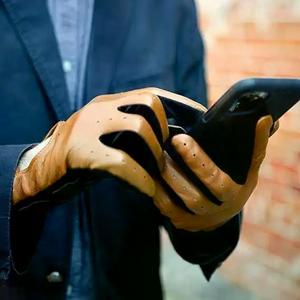 Gants de conduite en cuir de chèvre à écran tactile en gros pour hommes et femmes nouveau design de gants en cuir de conduite de voiture avec logo personnalisé - Product Image 2