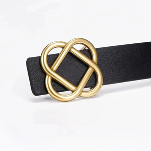 Cinturón de piel auténtica de lujo hecho a medida de piel auténtica de cordero clásico para mujer de la mejor calidad - Product Image 2