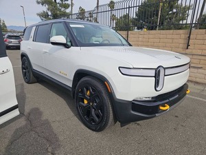 (NUEVA OFERTA PARA 2023) SUV Eléctrico R1S (AUTO USADO) - Product Image 2