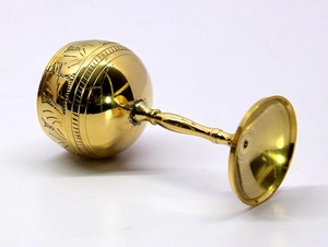 Cáliz decorativo de latón en plata con acabado Premium perfecto para accesorios de iglesia y celebraciones católicas - Product Image 3