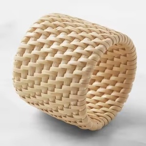 Rond de serviette en rotin tissé rustique classique parfait pour Thanksgiving Noël et les réunions de famille - Product Image 5