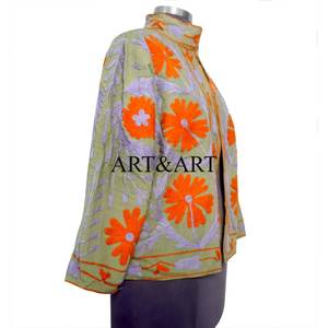 Veste d'hiver courte élégante pour femme, en coton respirant et écologique, brodée au style bohème Suzani, matelassée et à séchage rapide pour l'extérieur - Product Image 4