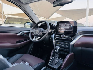 SUV compact essence 1,5 L neuf 2025, automatique haut de gamme, intérieur cuir foncé, style Force Max - Product Image 2