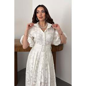 Vestido Off-White con Cinturón y Mangas Abullonadas - Color Crudo - Product Image 3