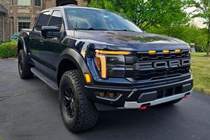 Auto Usado Confiable, Ford F-150 Raptor 2024, Motor V6 Twin-Turbo de 450 hp - Product Image 4