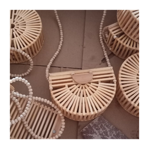 กระเป๋าไม้ไผ่ทำมือสำหรับเดินทางในช่วงฤดูร้อนกระเป๋าเนื้อไม้ไผ่มีสไตล์สำหรับร้านค้าปลีกตลาดส่งออกและแฟชั่นทุกวัน - Product Image 1