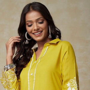 Mujeres indias Étnico y desgaste del festival Bordado Top y pantalón Seda romana con bordado de hilo de algodón con borde Cutwork - Product Image 1