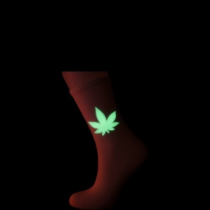 Chaussettes Néon Respirantes Confortables Unisexe Tricotées Lumineuses avec Logo Personnalisé Utilisation Quotidienne Durable - Product Image 6
